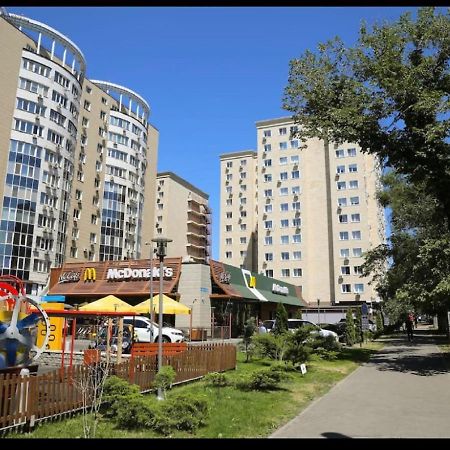 Студия В Стиле Loft В Центре Города Almaty Eksteriør billede