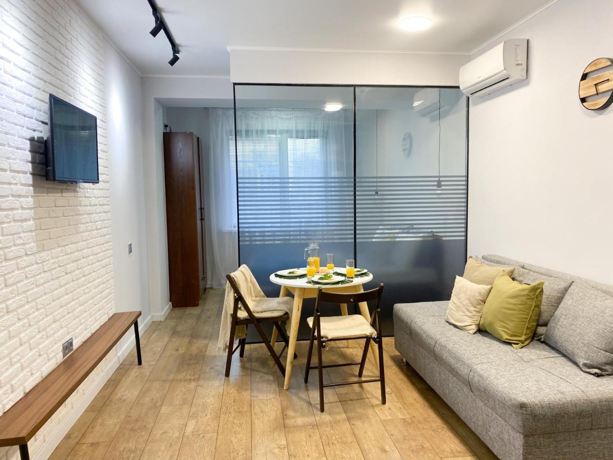 Студия В Стиле Loft В Центре Города Almaty Eksteriør billede
