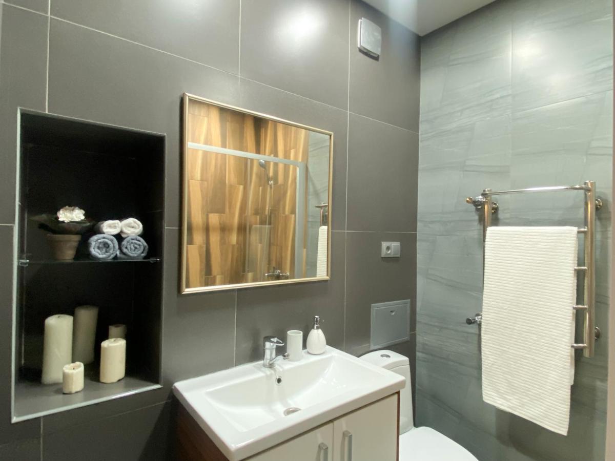 Студия В Стиле Loft В Центре Города Almaty Eksteriør billede