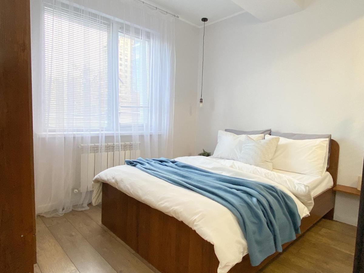 Студия В Стиле Loft В Центре Города Almaty Eksteriør billede